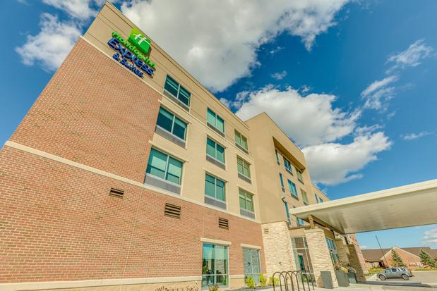 Images Holiday Inn Express & Suites Okemos - University Area, an IHG Hotel