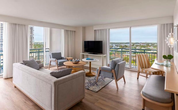 Images The Singer Oceanfront Resort, Curio Collection by Hilton