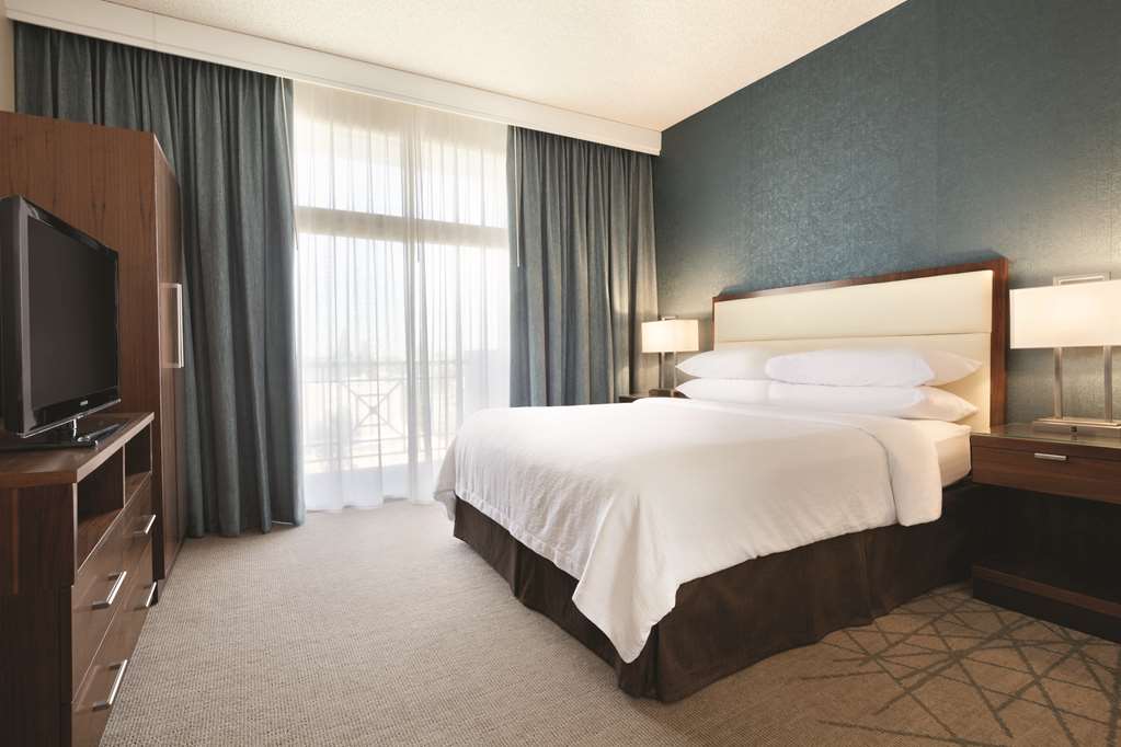 Guest room Embassy Suites by Hilton Brea North Orange County Brea (714)990-6000