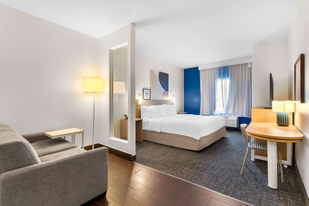 Guest room