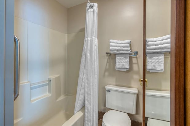 Images SureStay Plus by Best Western Elizabethtown Hershey