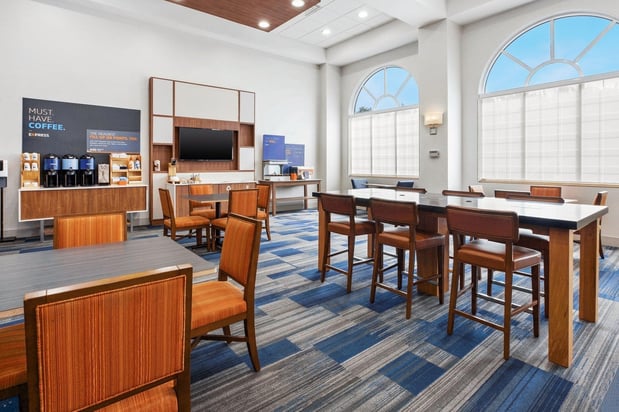 Images Holiday Inn Express & Suites Warrenton by IHG