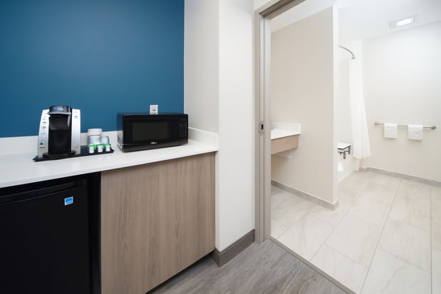 Images Holiday Inn Express & Suites Indianapolis - East by IHG