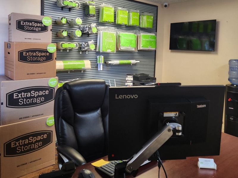 Images Extra Space Storage