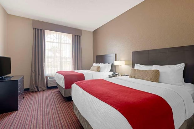 Images Best Western Plus Bradbury Inn & Suites