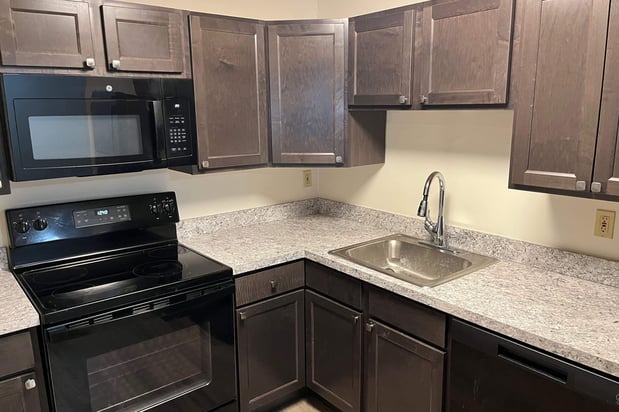 Images London Square & Blue Spruce Apartments
