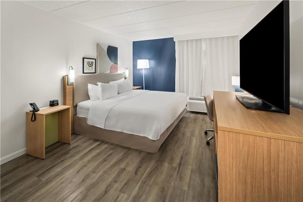 Images Spark by Hilton Waldorf