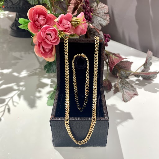 Images 買取専門店  KOMEHYO  (コメ兵)  広島三越