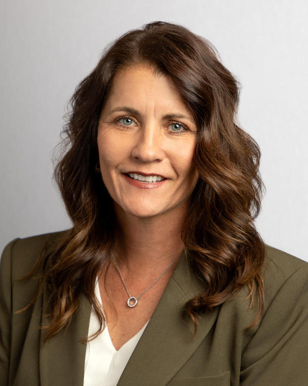 Images Laurel Simmons, REALTOR-Associate Broker | Summit Sotheby's International Realty