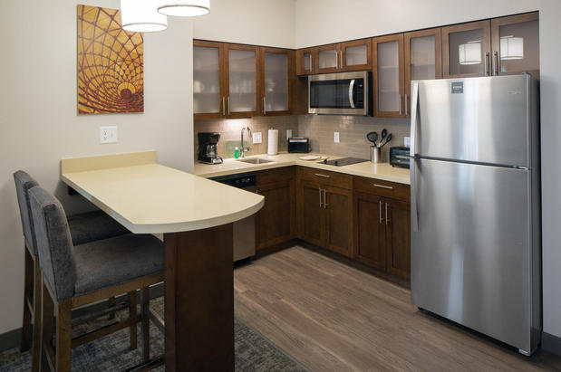 Images Staybridge Suites Phoenix – Biltmore Area by IHG
