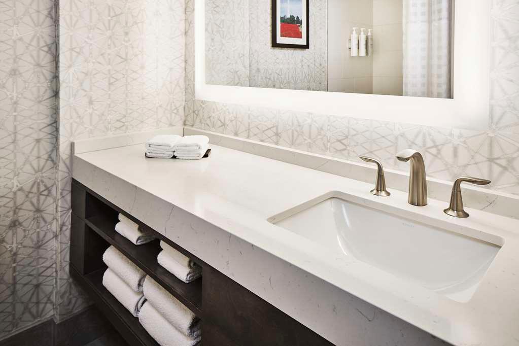 Guest room bath Embassy Suites by Hilton Alexandria Old Town Alexandria (703)684-5900