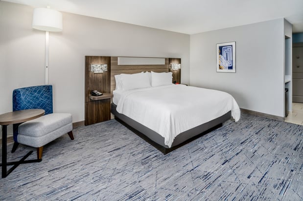 Images Holiday Inn Express & Suites Colorado Springs-First & Main by IHG