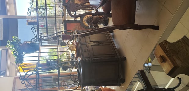 Images J and B Furniture Consignments