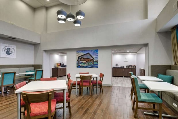 Images Hampton Inn & Suites St. Louis-Edwardsville