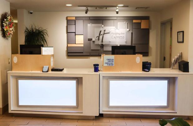 Images Holiday Inn Express Cedar Rapids (Collins Rd) by IHG