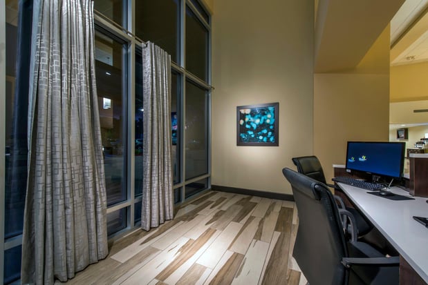 Images Holiday Inn Express & Suites Colorado Springs Central by IHG