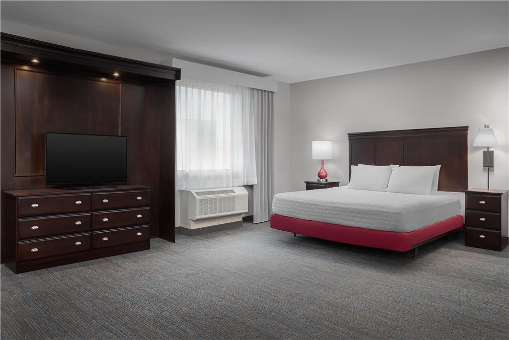 Hampton Inn & Suites Omaha-Downtown