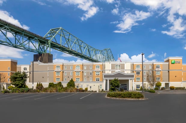 Images Holiday Inn Express & Suites Astoria by IHG