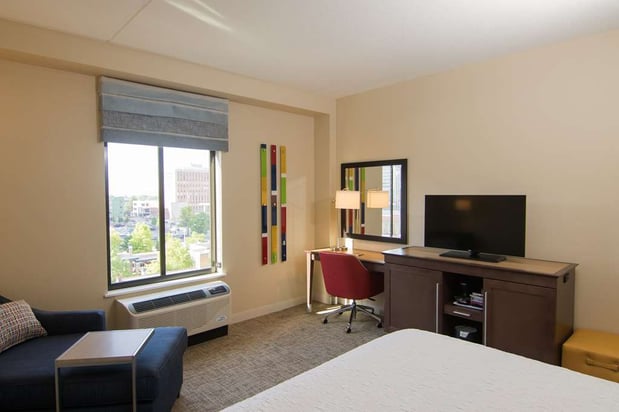 Images Hampton Inn & Suites Tulsa Downtown