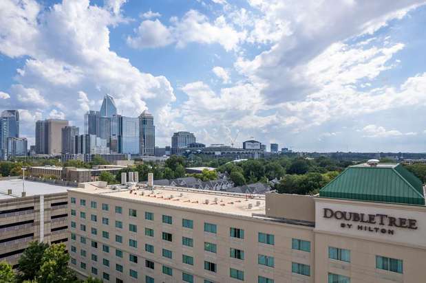 Images DoubleTree by Hilton Charlotte Uptown