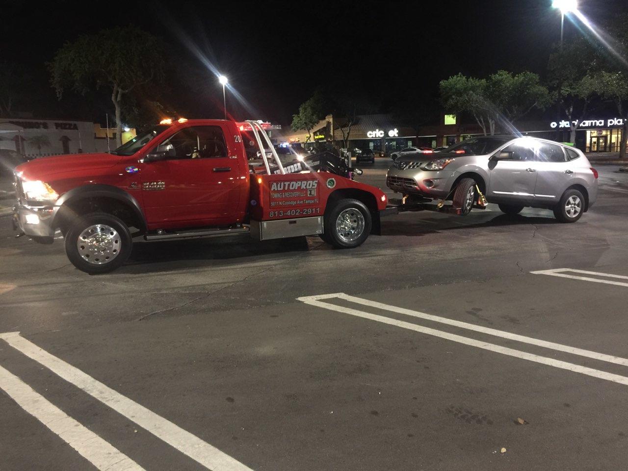 Autopros Towing & Recovery LLC delivers the safest, most reliable towing services in Tampa, FL. We are quickly building a reputation as the area’s most professional and courteous towing company. With more than 20 years of experience behind us, you can rest assured that your vehicle will be in good shape thanks to our towing and roadside assistance services.