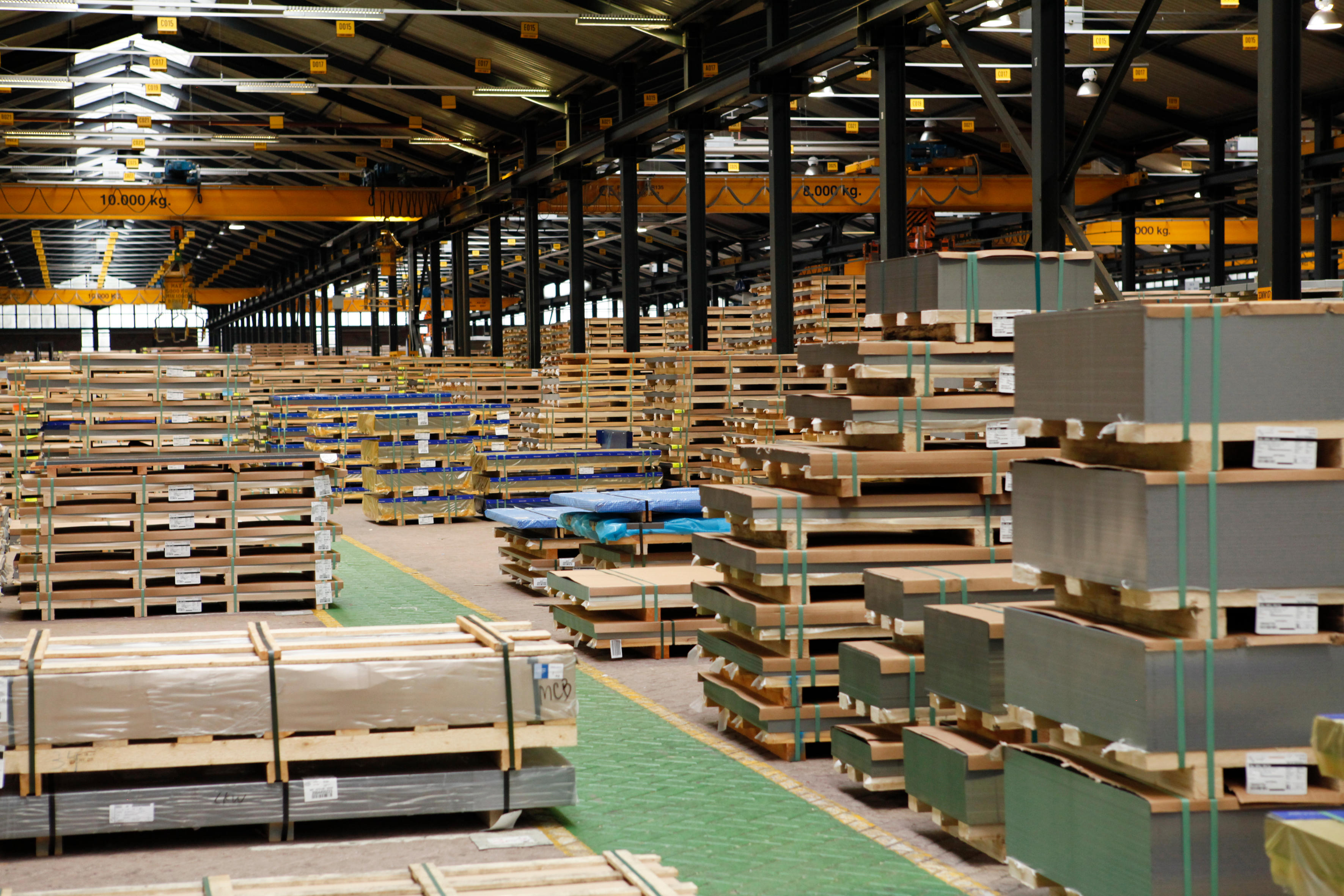 MCB Deutschland GmbH, Bussardweg 18 in Neuss