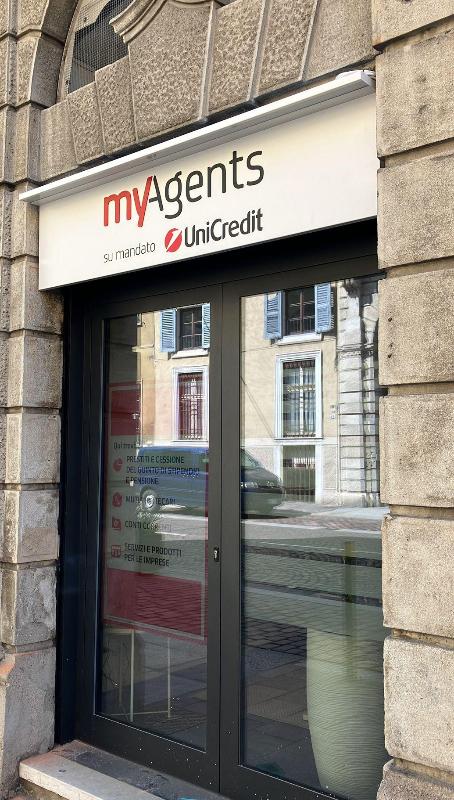 Images Unicredit myAgents Negozio Finanziario di Mantova