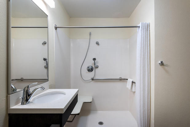 Images Candlewood Suites Glen Allen - Short Pump, an IHG Hotel