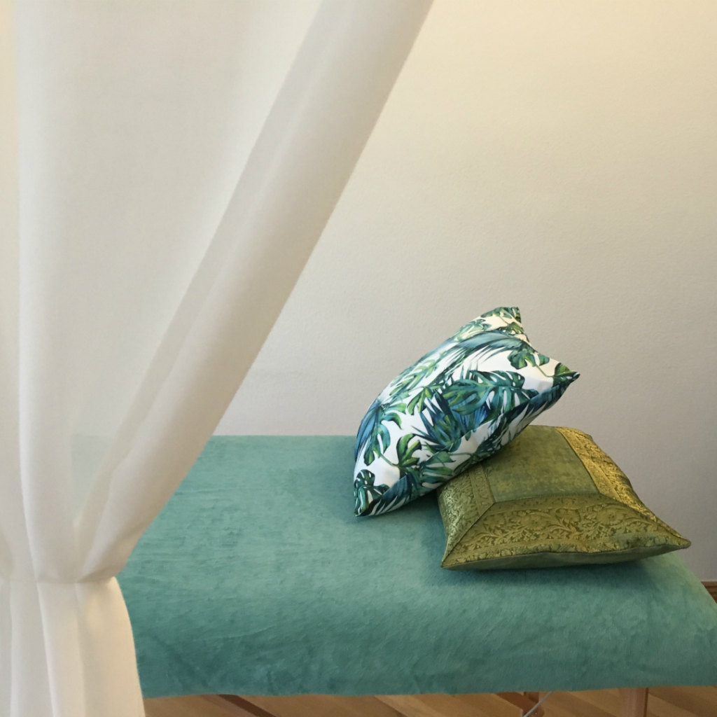 Massage & Heilpraktikerin Berlin Kreuzberg - Charlene Neubert, Gneisenaustraße 99/100 in Berlin