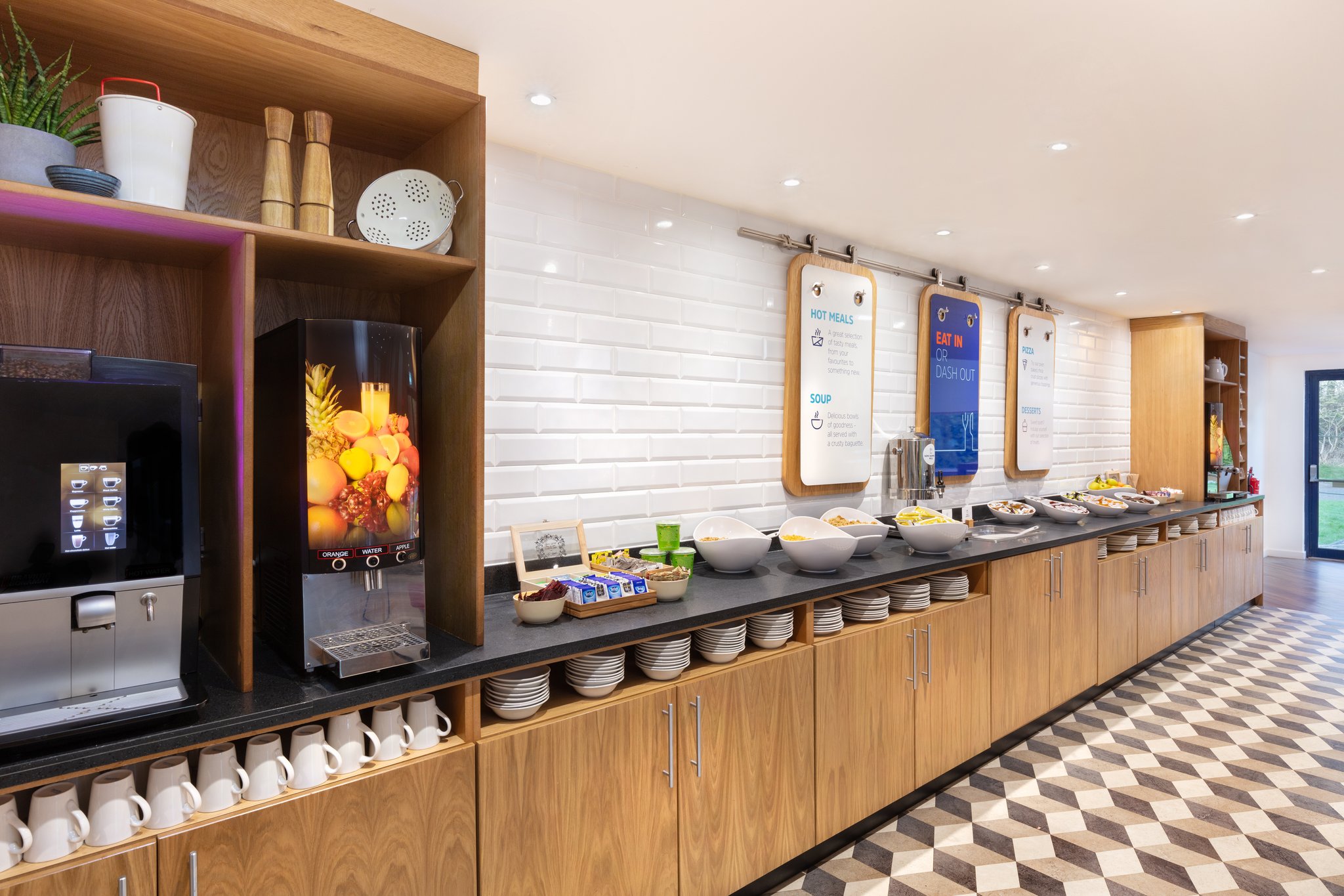 Images Holiday Inn Express Strathclyde Park M74, JCT.5 by IHG