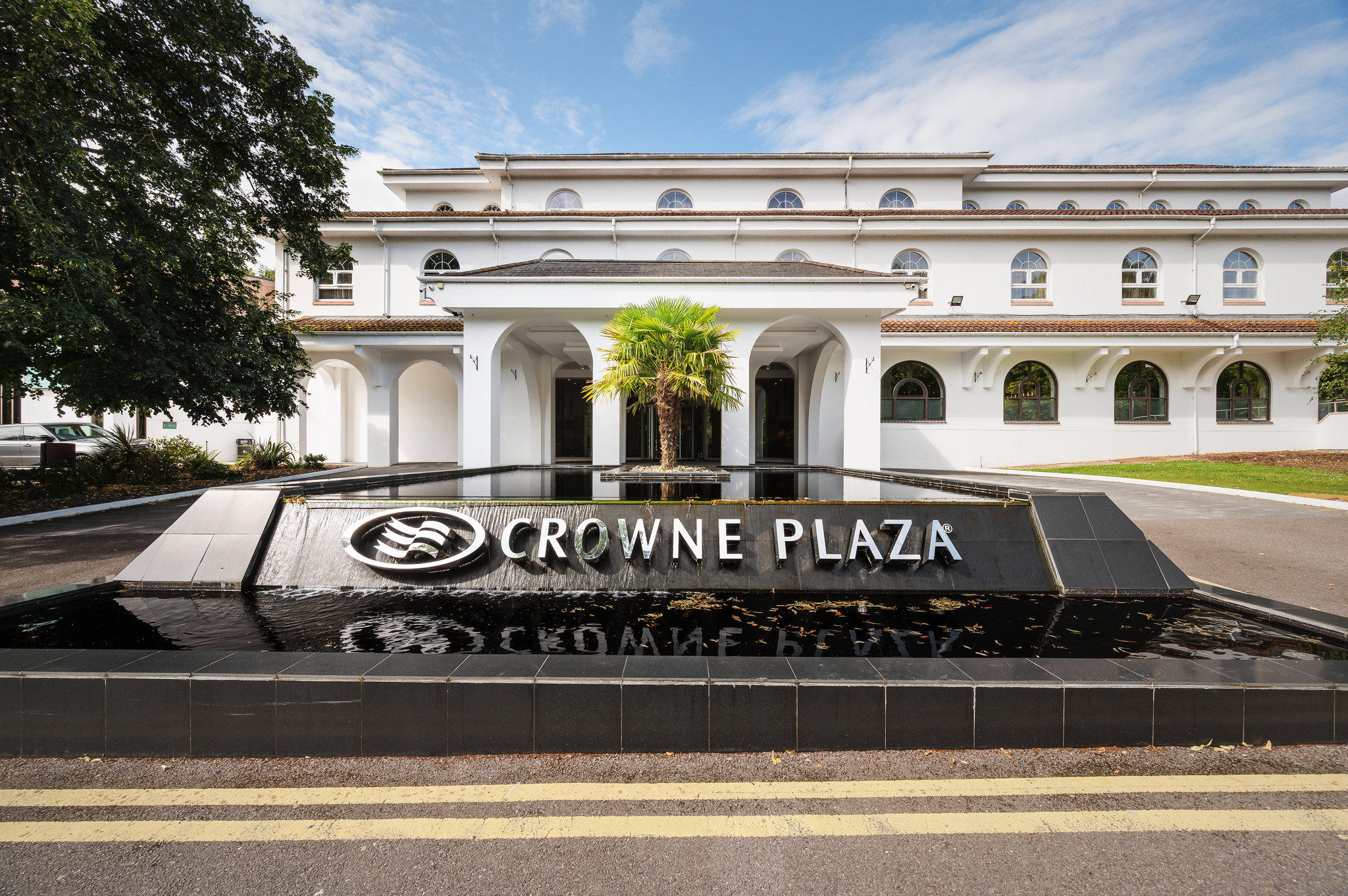 Crowne Plaza Gerrards Cross, an IHG Hotel Beaconsfield 01753 893891