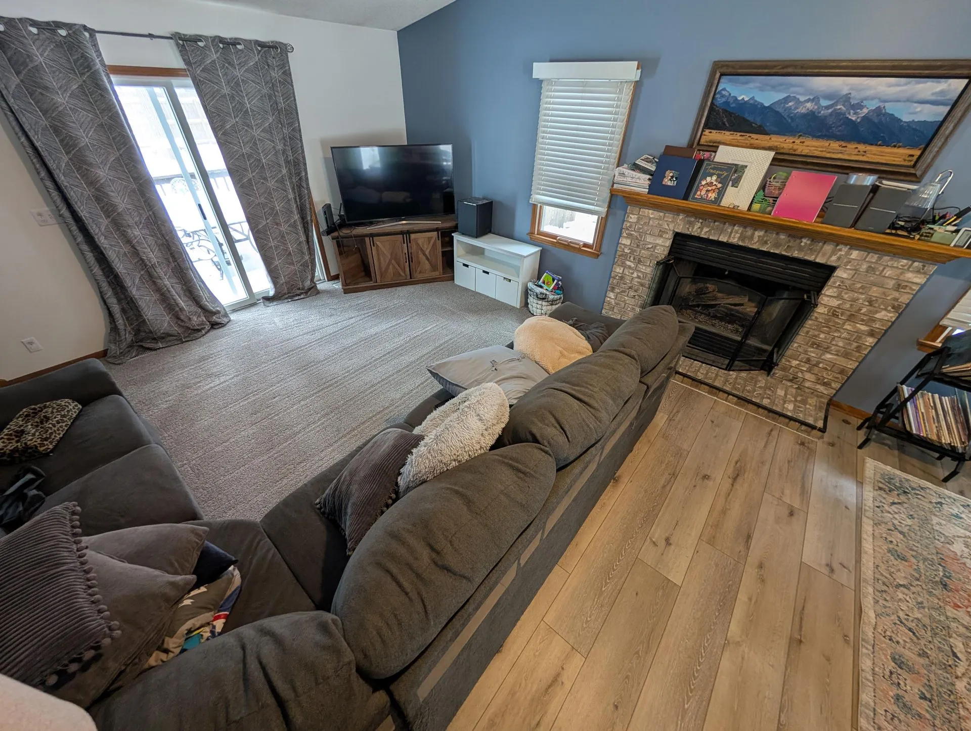 Home Town Flooring Image