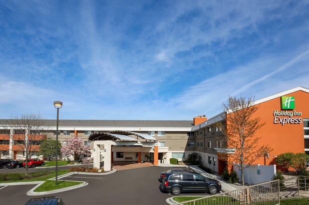 Images Holiday Inn Express Milwaukee-West Medical Center by IHG