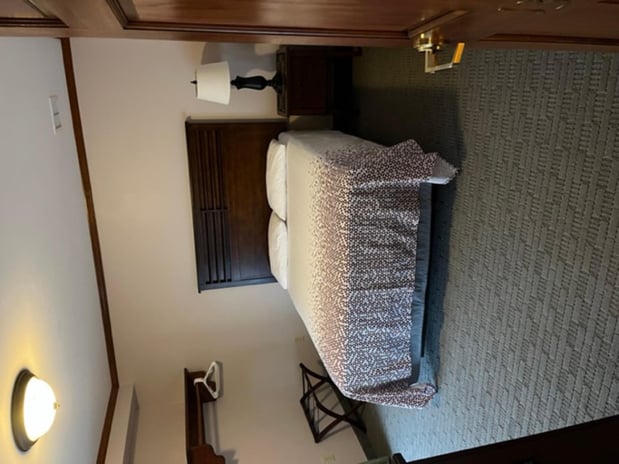 Images Redwood Inn & Suites