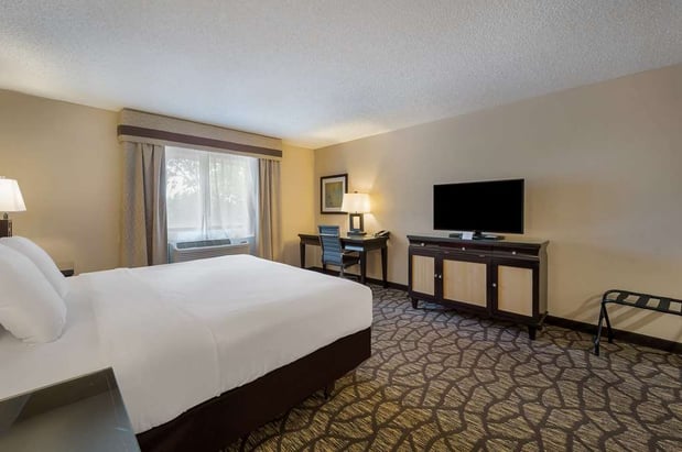 Images Best Western Detroit Livonia