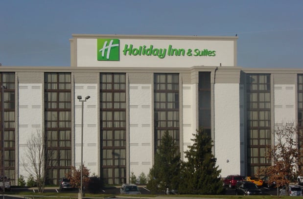Images Holiday Inn & Suites Cincinnati-Eastgate (I-275E) by IHG