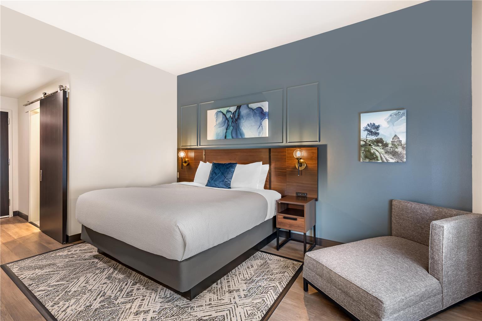 King Guestroom