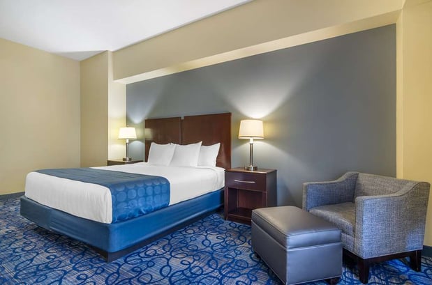 Images Best Western Plus Waynesboro Inn & Suites Conference Center