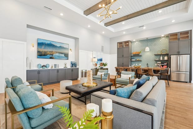 Images Story Lake Gibson | Luxury Apartment Homes