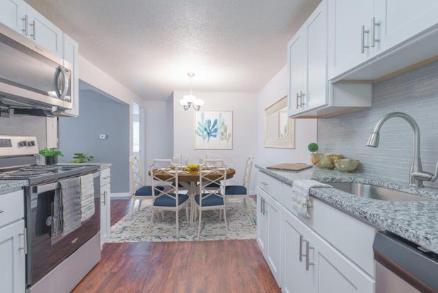 Images King's Court Manor Apartment Homes