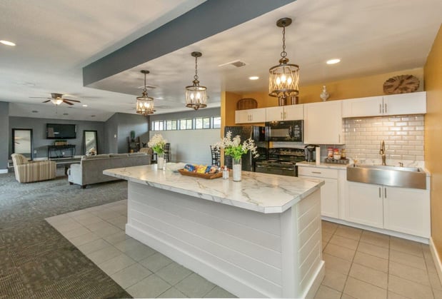 Images Lakeside Crossing at Eagle Creek Apartments and Townhomes