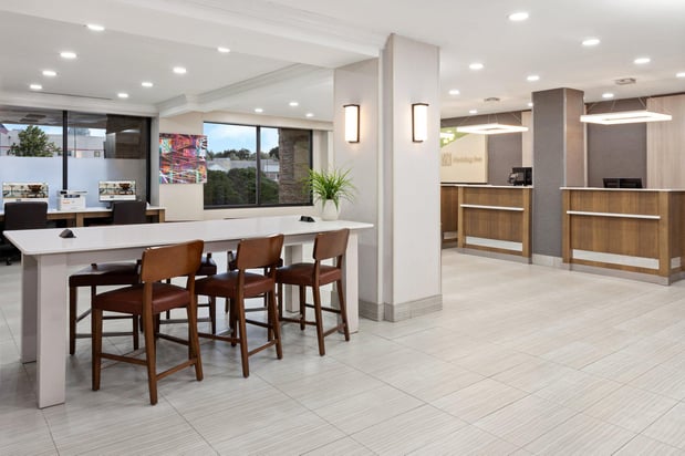Images Holiday Inn Chicago Oakbrook by IHG