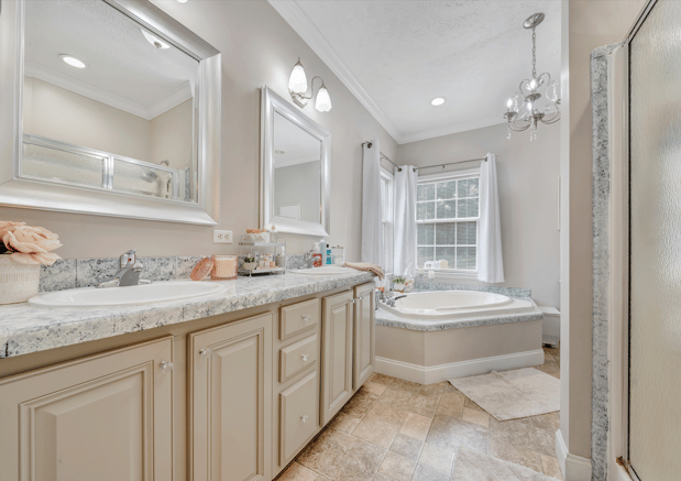 Images Damon Gettier and Associates, Realtors-Brokered by Real Broker LLC