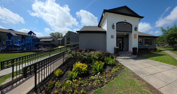 Images Skylar Pointe Apartments
