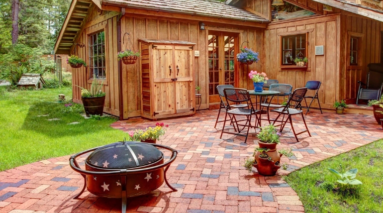 Eli's Paver Patios Showroom Image