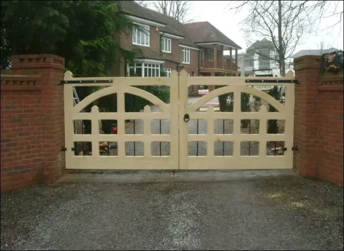 Images SJS Gates Ltd