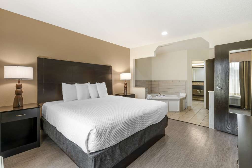 King Suite Jacuzzi 