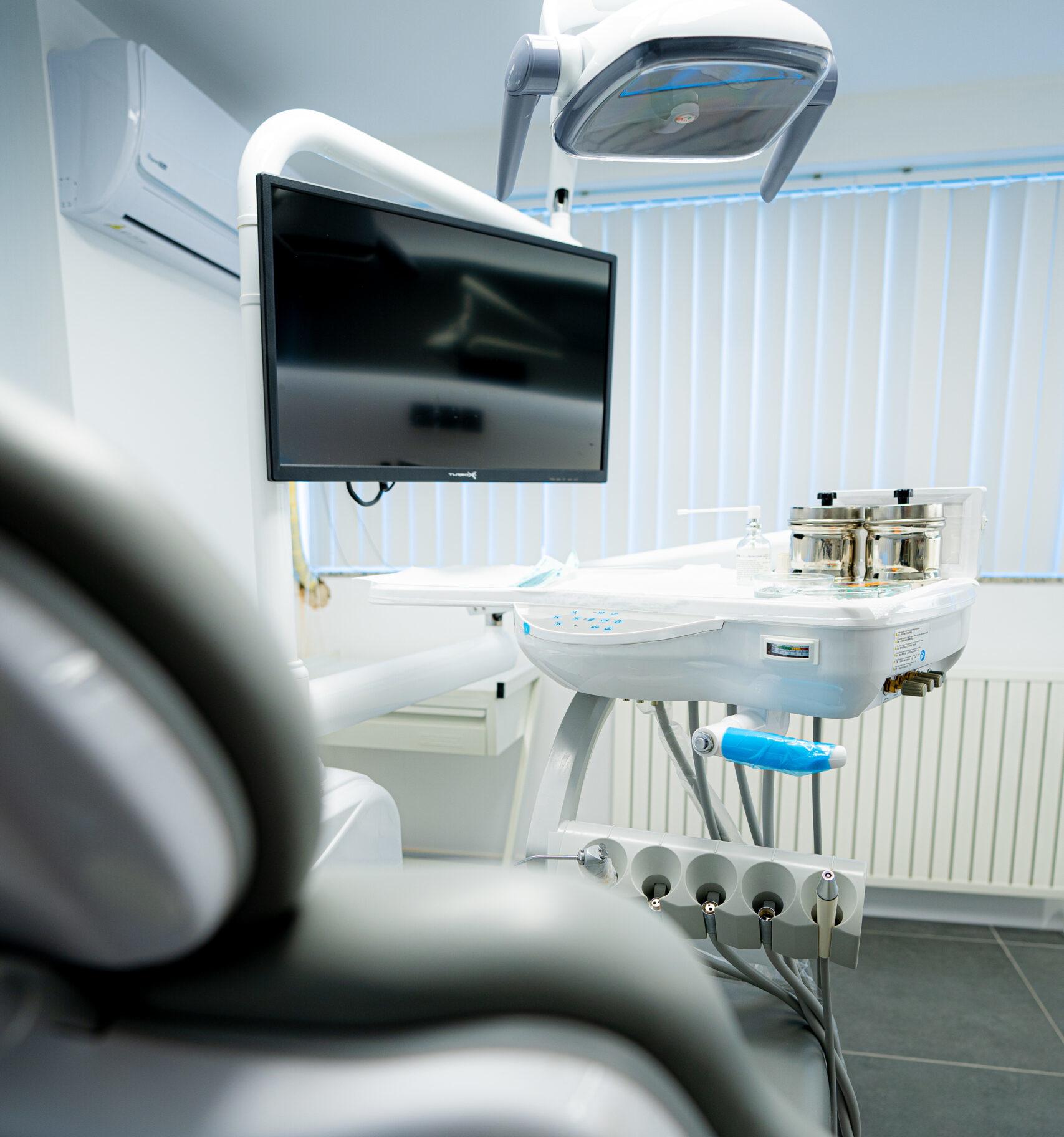 Venners und Zahnimplantate Türkei – Zähne machen lassen bei DentFix, Silvio- Meier- Str. 2 in Berlin