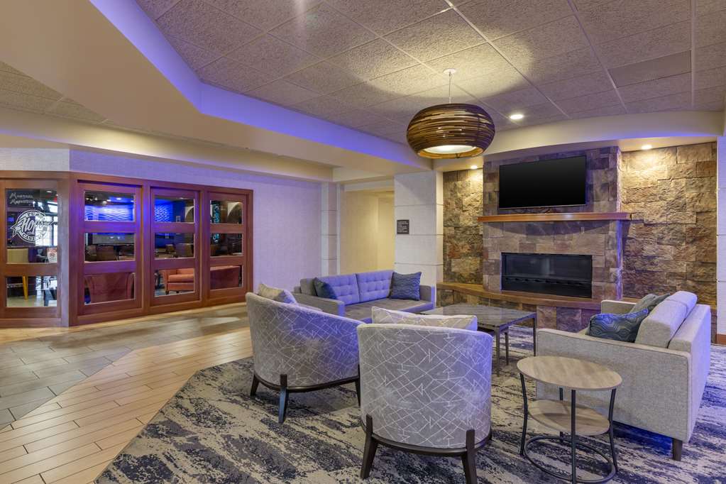 Lobby / Pub and Casino Entrance