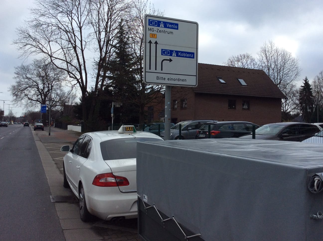 Images Exclusive Airport Service Taxi